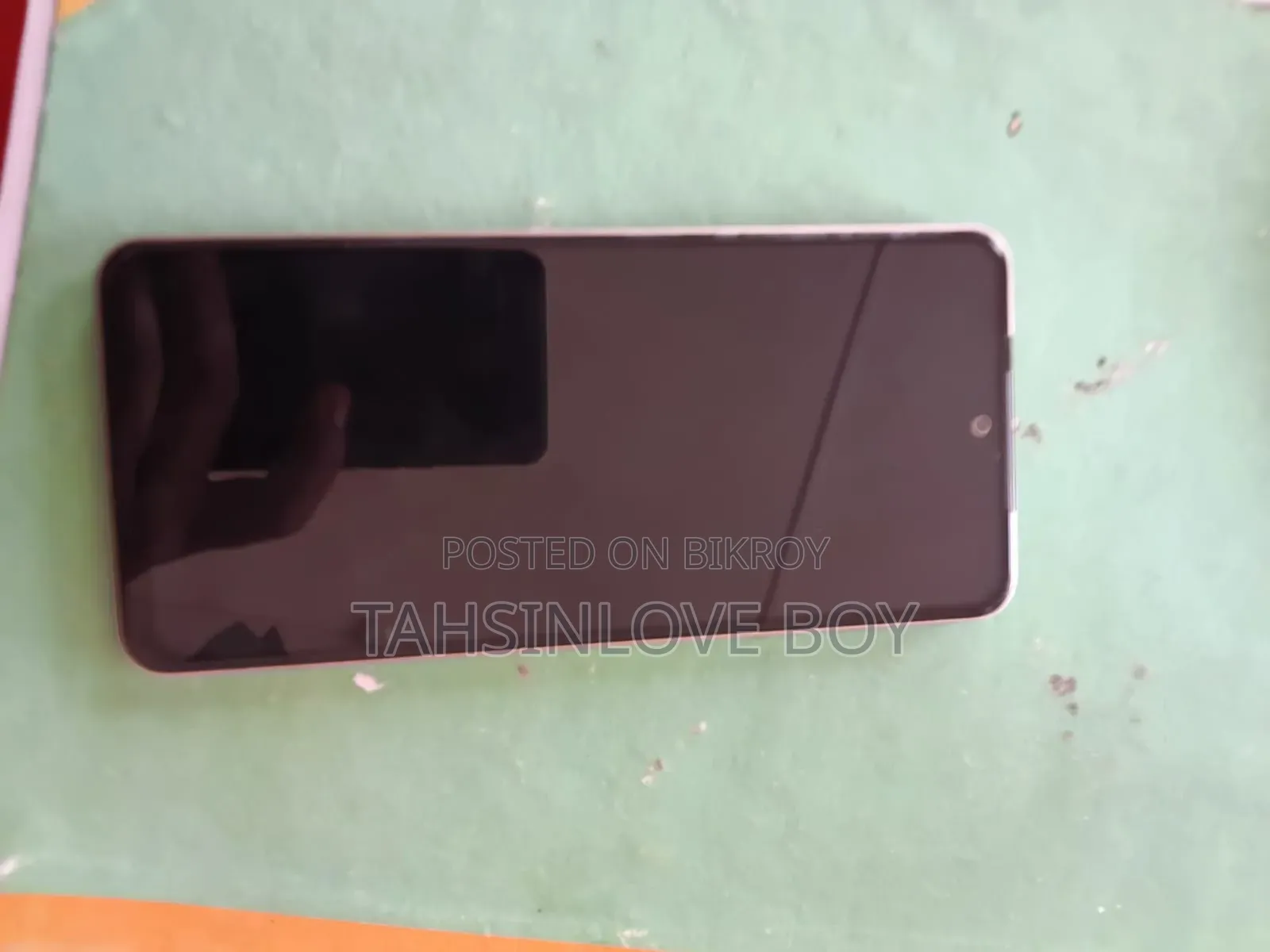 Vivo Y200 128 GB Gold