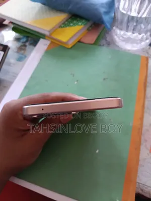 Vivo Y200 128 GB Gold