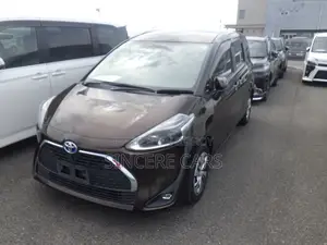 Toyota Sienta 2021 Brown