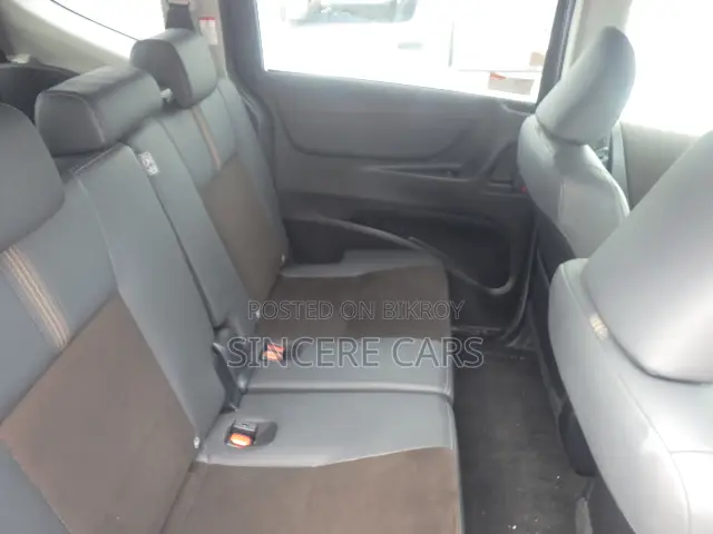 Toyota Sienta 2021 Brown