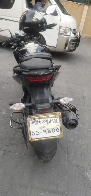 Hero Hero Hunk 150R Dual Disc ABS 2022 Black