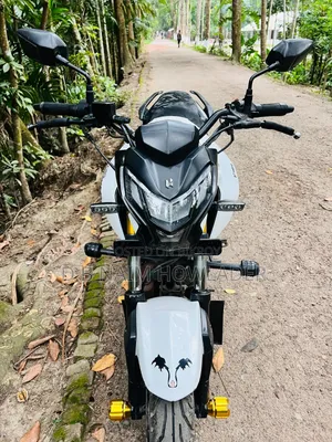 Hero Thriller 160R 2021 White