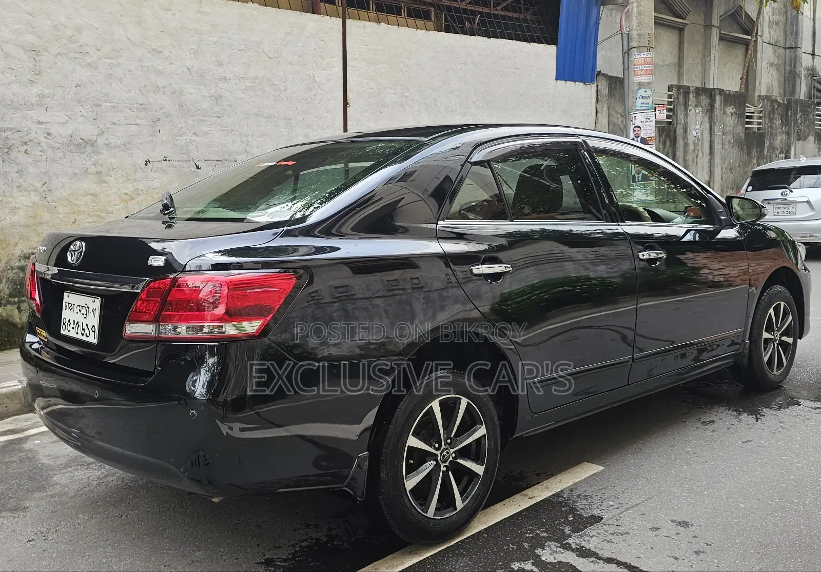 Toyota Premio 2017 Black