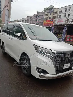 Toyota Esquire ২০১৭ হোয়াইট