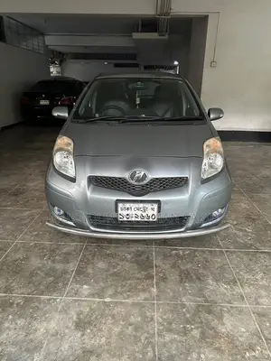 Toyota Vitz 1.5 Front Wheel Drive 5-door 2008 Silver