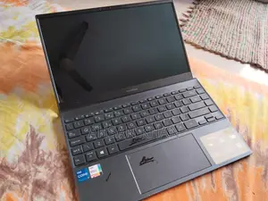 ল্যাপটপ Asus ZenBook 13 UX331UN ১৬জিবি ইন্টেল কোর আই৭ এসএসডি ২৫৬জিবি
