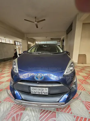 Toyota Aqua 2018 Blue