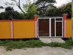 ৩০০ ফিট রোডের পাশে দক্ষিণ মুখি ১০ কাঠা প্লট ৩ নং সেক্টরে।