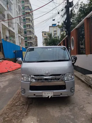 Toyota HiAce SV Premium 2013 Silver