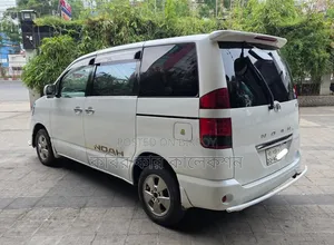Toyota Noah 2005 White