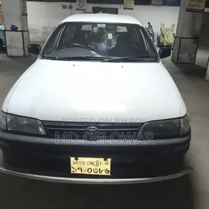 Toyota Corolla 1999 White