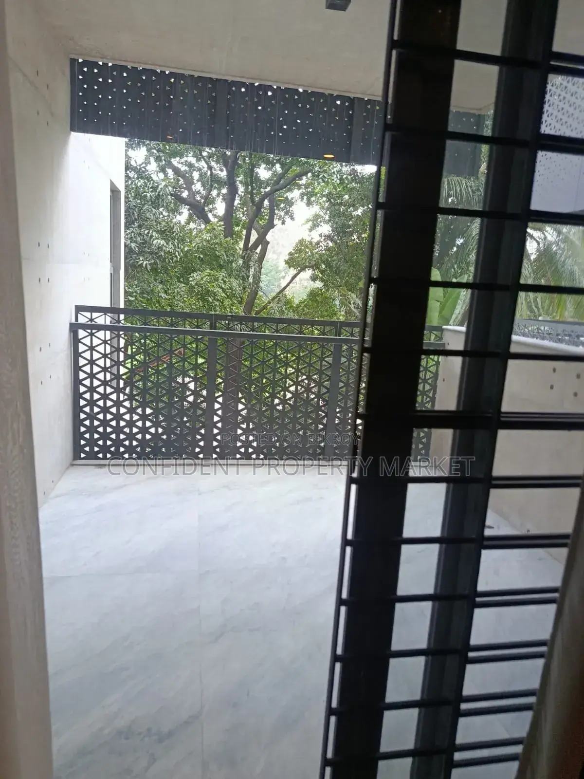 গুলশানে ভাড়ার জন্য ফার্নিশড ৪ বেডরুমের অ্যাপার্টমেন্ট