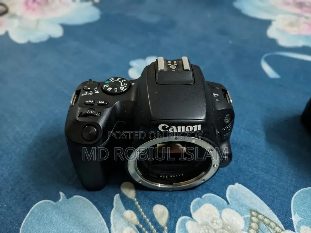 Canon 200d With Prime Lens
