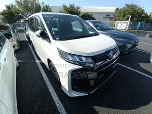 Toyota Noah 2022 Pearl