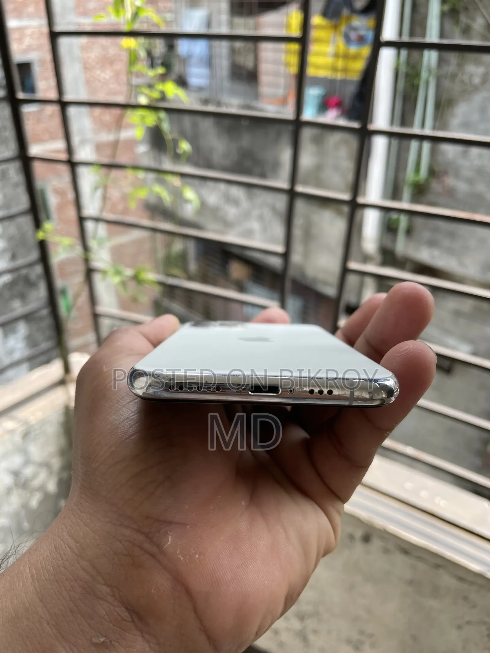 অ্যাপল আইফোন ১১ প্রো ২৫৬ জিবি সাদা