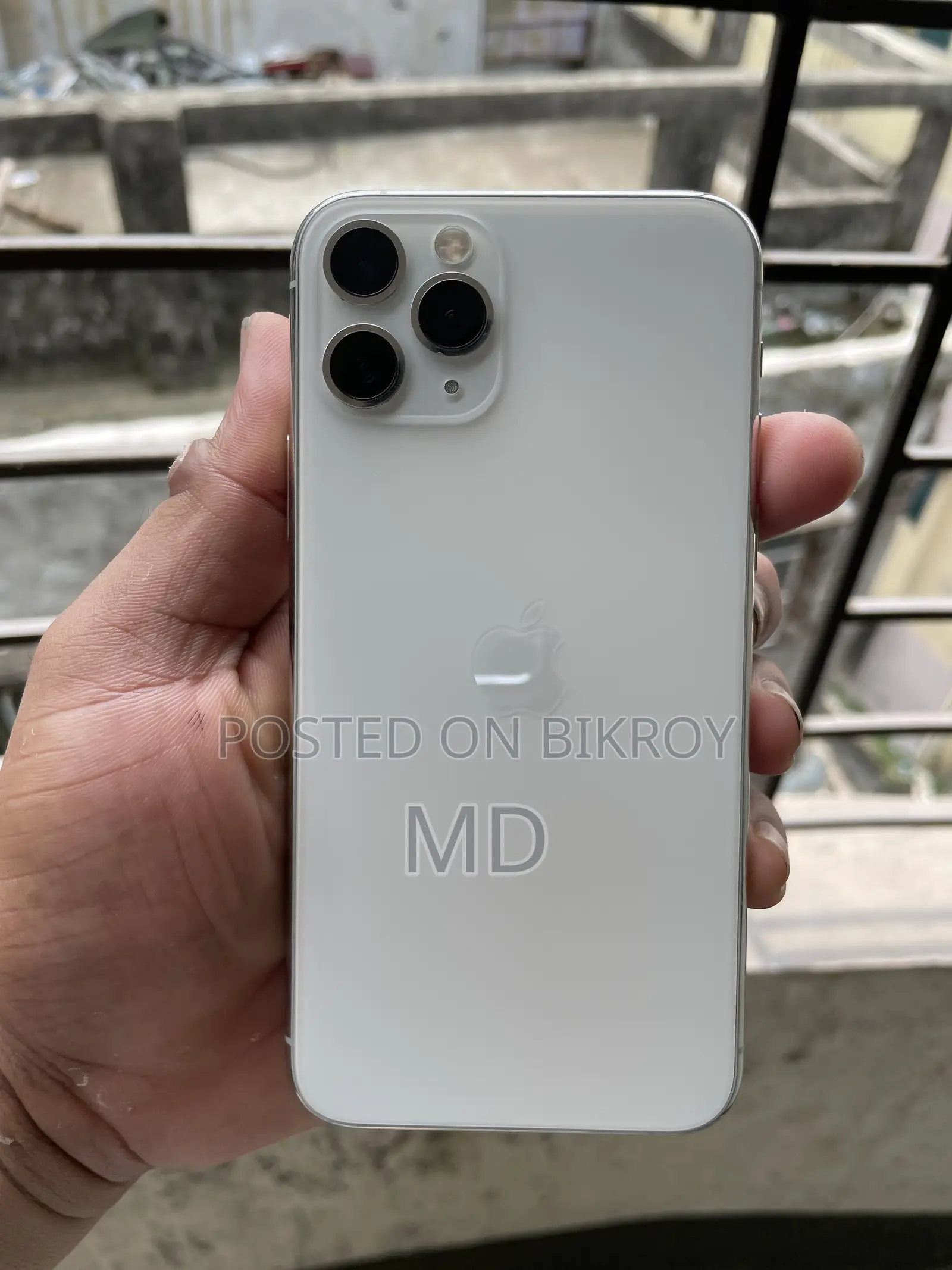 অ্যাপল আইফোন ১১ প্রো ২৫৬ জিবি সাদা