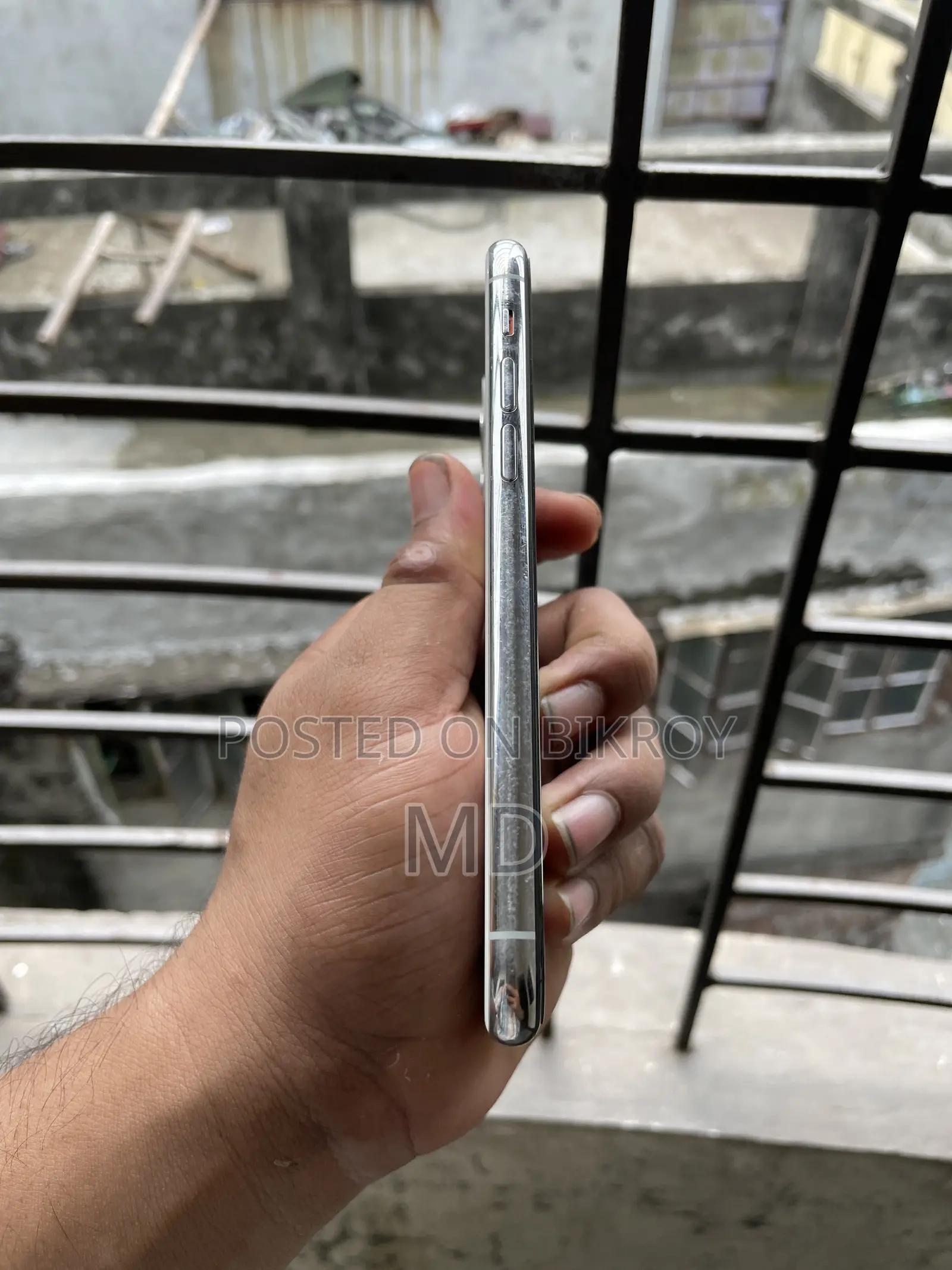 অ্যাপল আইফোন ১১ প্রো ২৫৬ জিবি সাদা