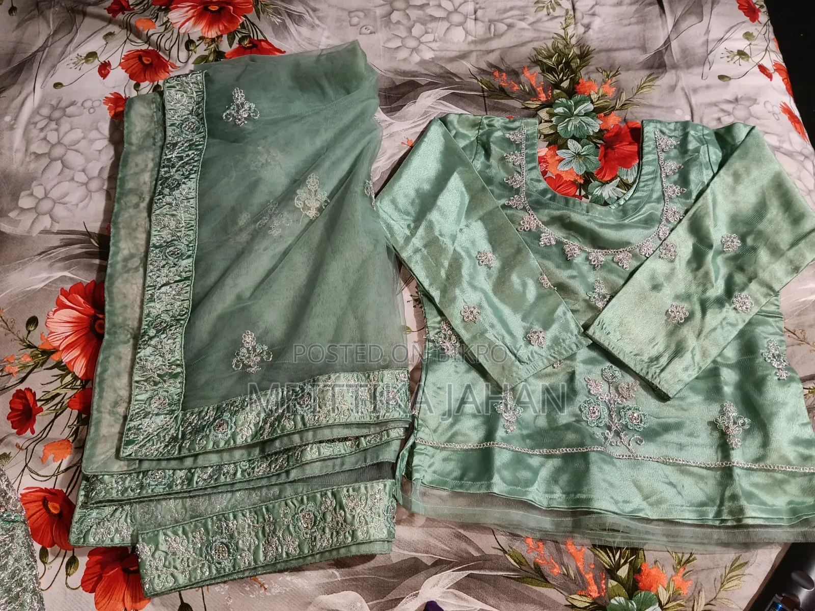 মিন্ট গ্রিন পার্টি ওয়্যার লেহেঙ্গা (এক্সিলেন্ট কন্ডিশন)