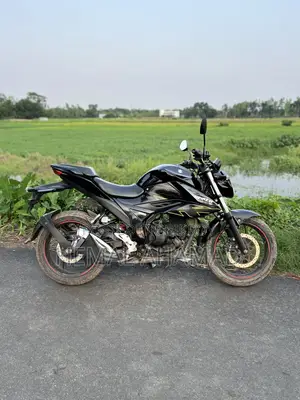 সুজুকি জিক্সার মনোটোন ২০২৩ ব্ল্যাক