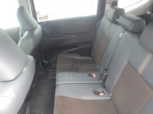 Toyota Sienta 2021 Brown