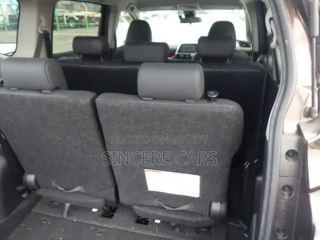 Toyota Sienta 2021 Brown
