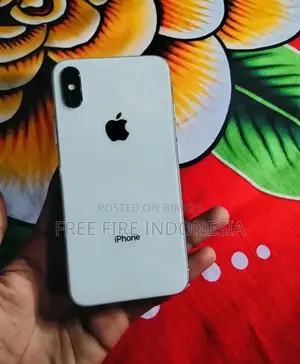 Apple iPhone X 64 GB White