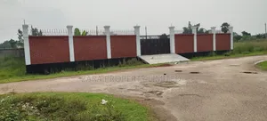 ৭.৫ কাঠা প্লট ১১ নং সেক্টরে ৩০০ ফিট রোডের পাশে।