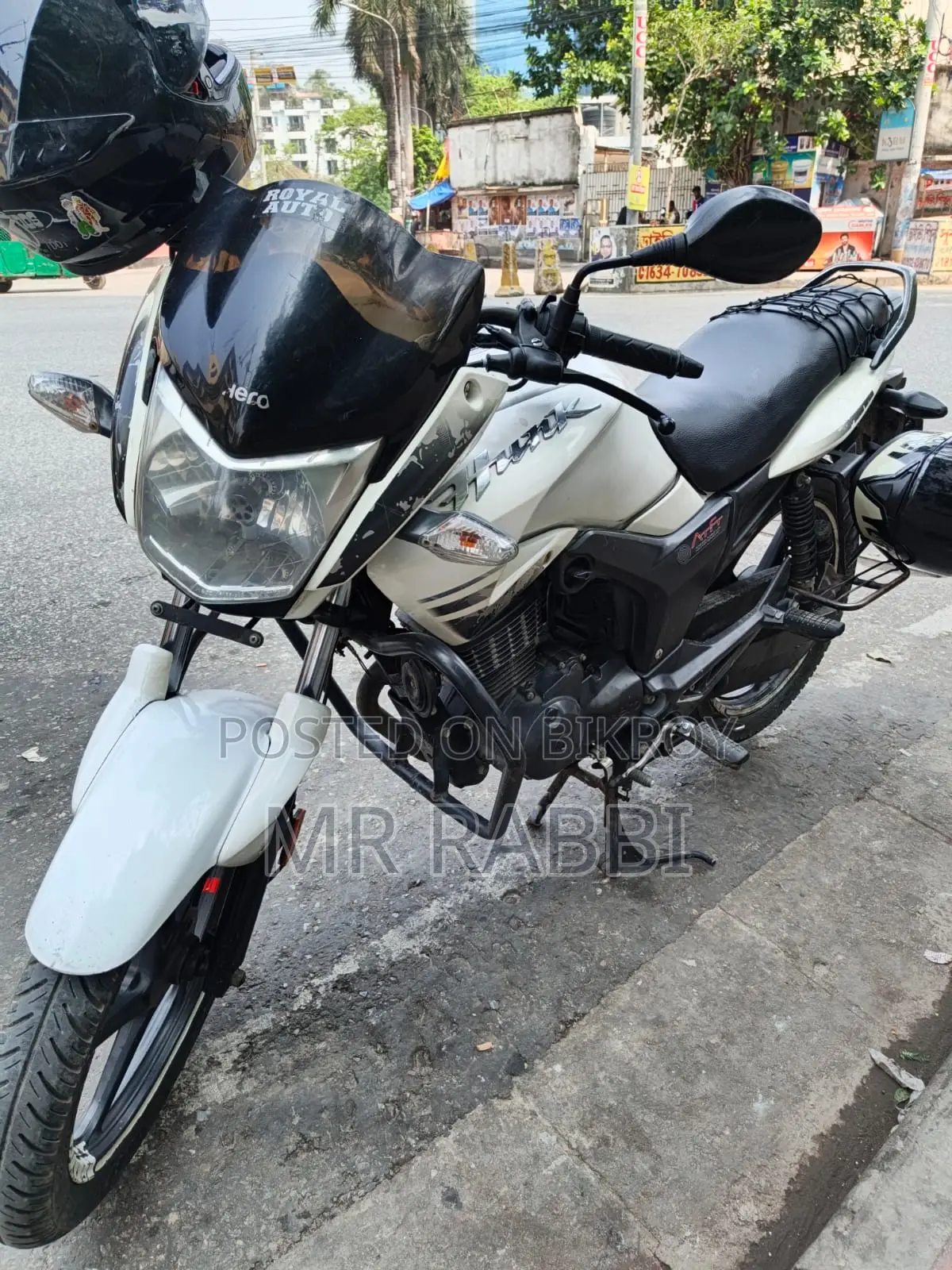 হিরো হাঙ্ক ২০১৯ সাদা