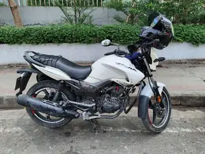 হিরো হাঙ্ক ২০১৯ সাদা