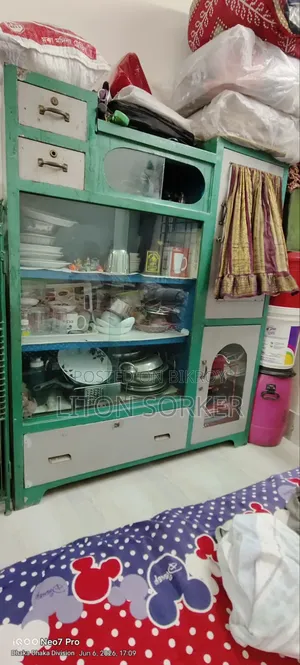 আলমারি এবং র‍্যাক