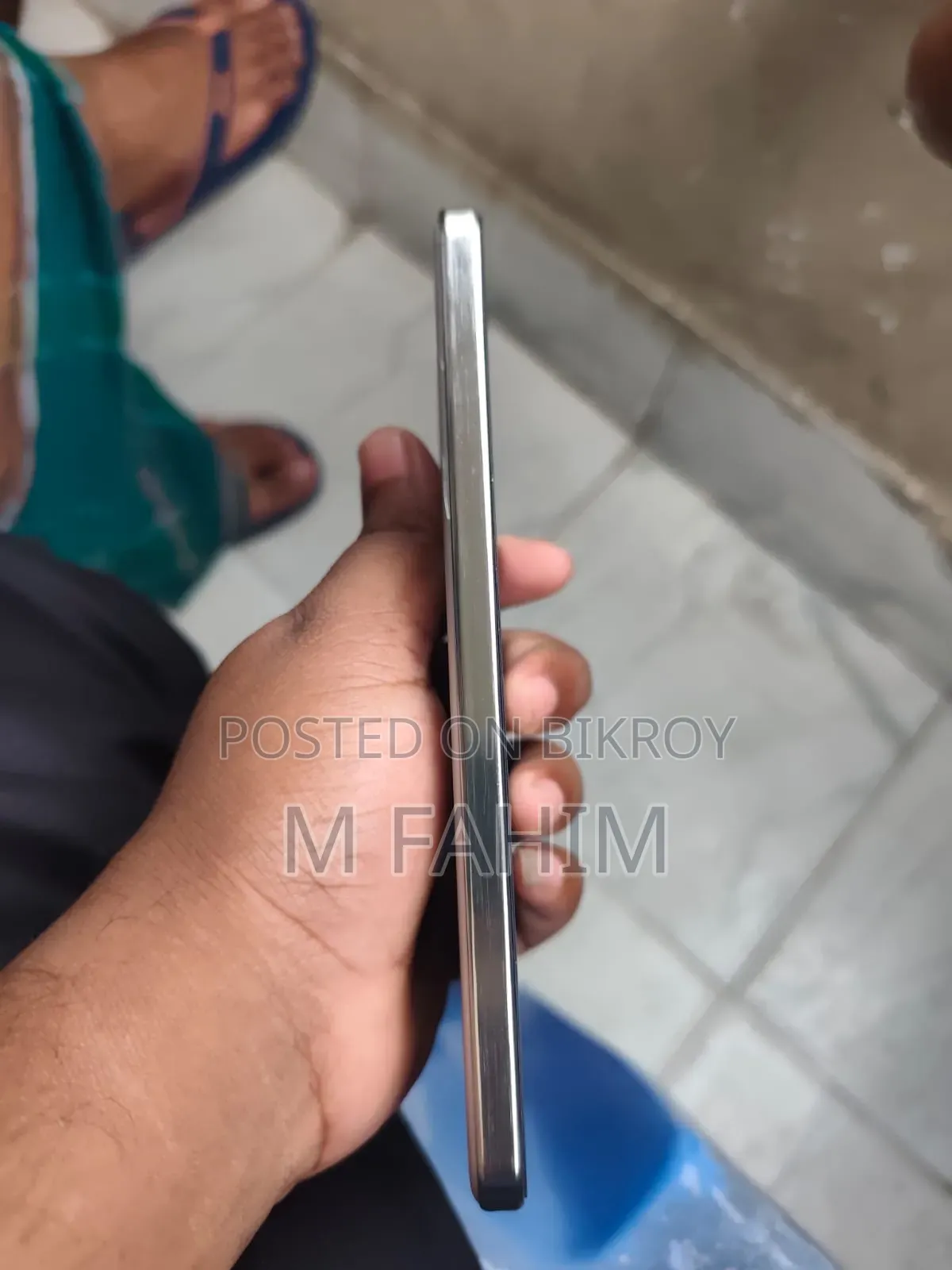 আইকিউওও ২৫৬ জিবি অরেঞ্জ