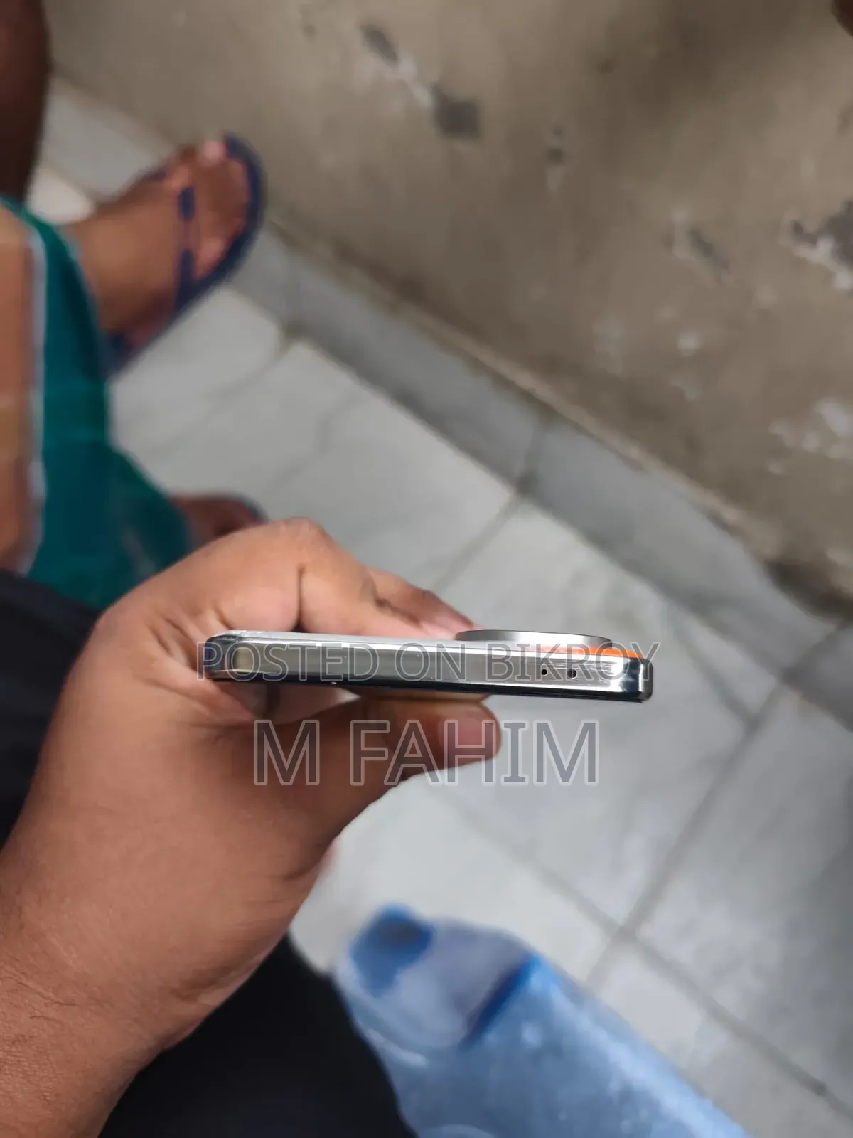 আইকিউওও ২৫৬ জিবি অরেঞ্জ