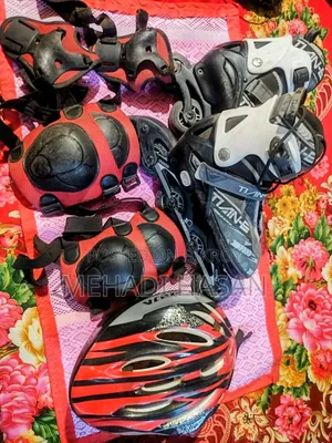 Tian-e Skating Shoes And Safety Guard For Sale (Excellent Condition)