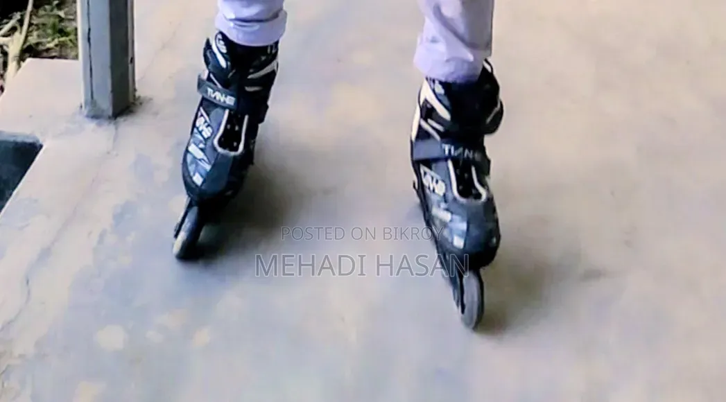 Tian-e Skating Shoes And Safety Guard For Sale (Excellent Condition)