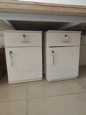 অফিস টেবিল