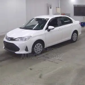 টয়োটা এক্সিও ২০২১ সাদা