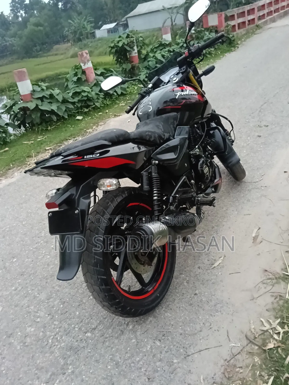 বাজাজ পালসার ১৫০ ২০২৪ কালো