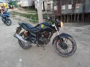 হিরো এক্সপালস ২০০ ৪ভি ২০১৪ কালো