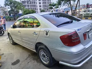 টয়োটা প্রিমিয়ো ২০০৩ সিলভার