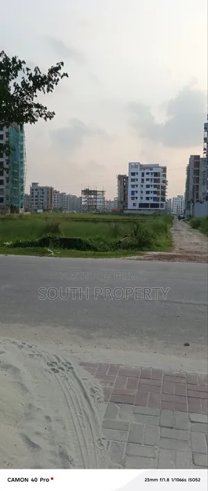 N Black >> Bashundhara 3 Katha Plot Sale