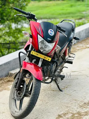 হিরো গ্ল্যামার ২০১৮ লাল