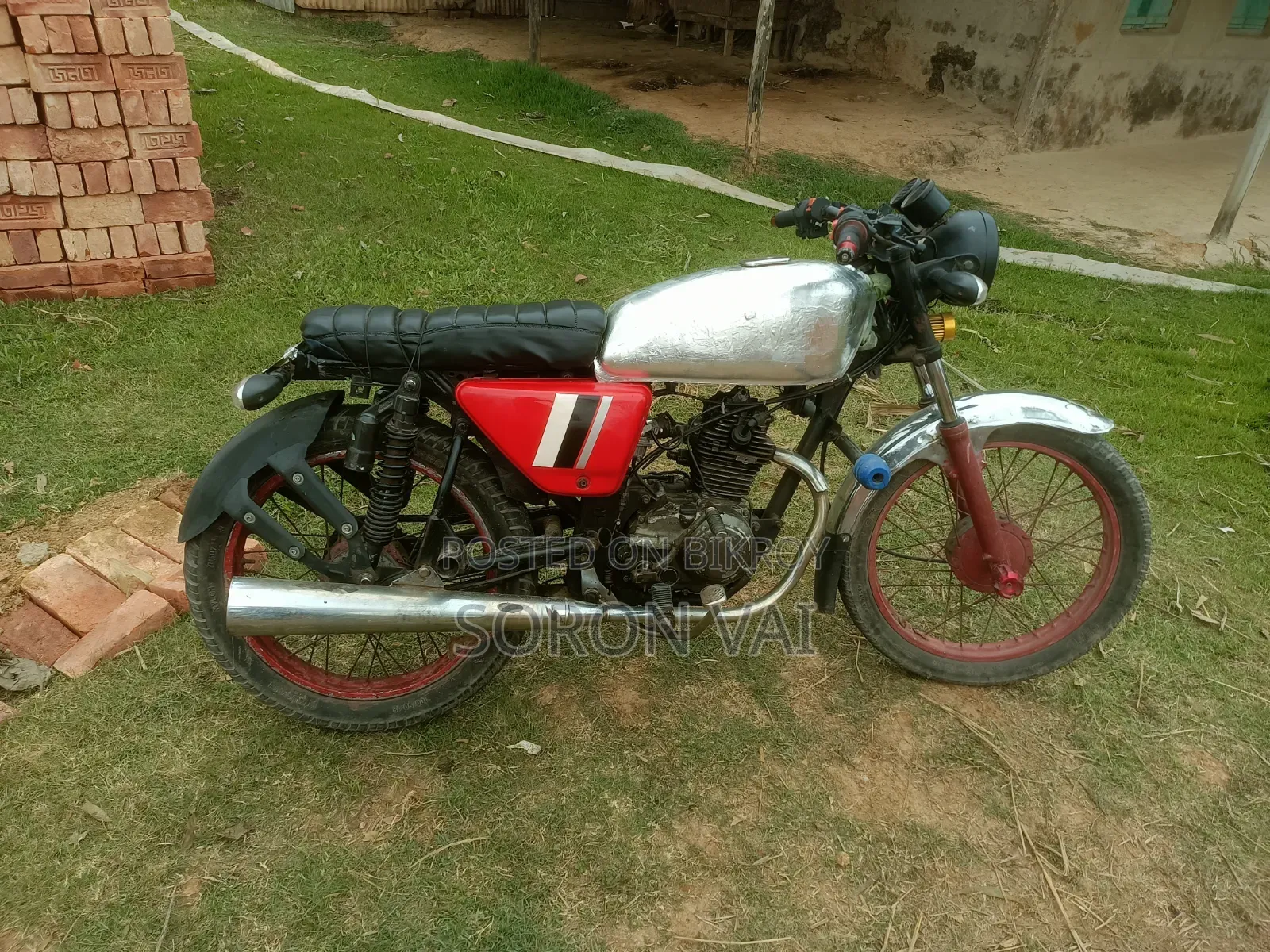 বাজাজ বক্সার ১০০ ২০০৪ রেড
