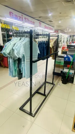 Rotating Hanger for Showroom