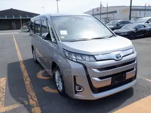 Toyota Noah 2023 Beige