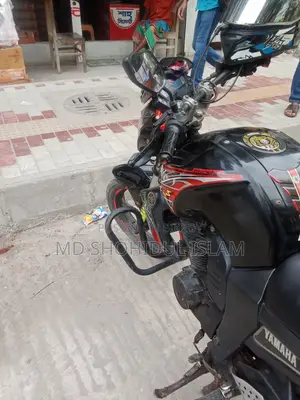 ইয়ামাহা এফজেড ২০১৩ কালো