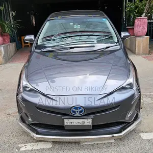 Toyota Prius 4dr Hatchback (1.8L 4cyl Gas/Electric Hybrid CVT) 2016
