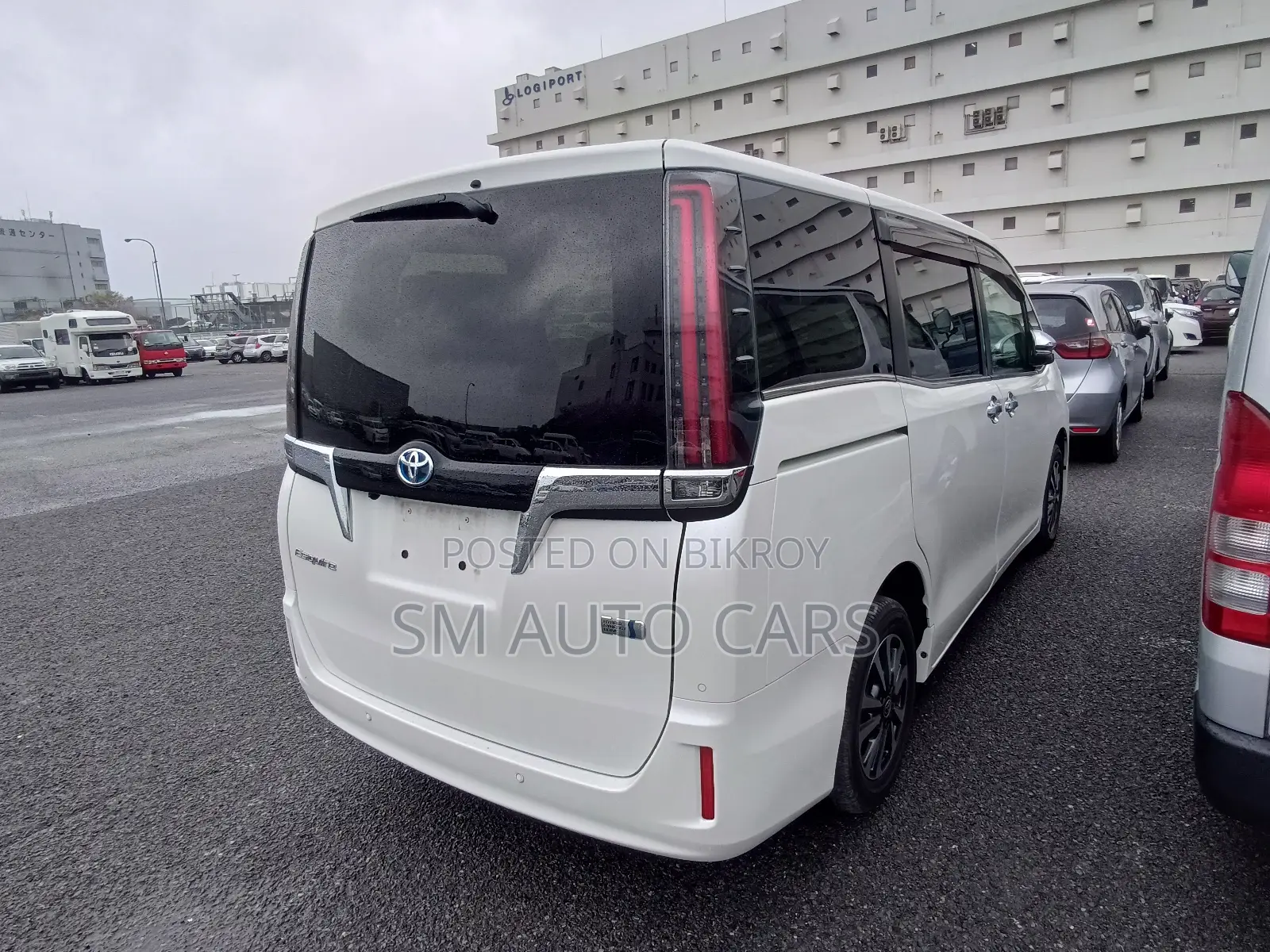 Toyota Esquire 1.8 Front Wheel Drive Hybrid (7 Seater) 2021 Pearl