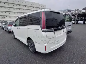 Toyota Esquire 1.8 Front Wheel Drive Hybrid (7 Seater) 2021 Pearl