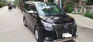 টয়োটা এস্কয়ার ২০১৭ কালো