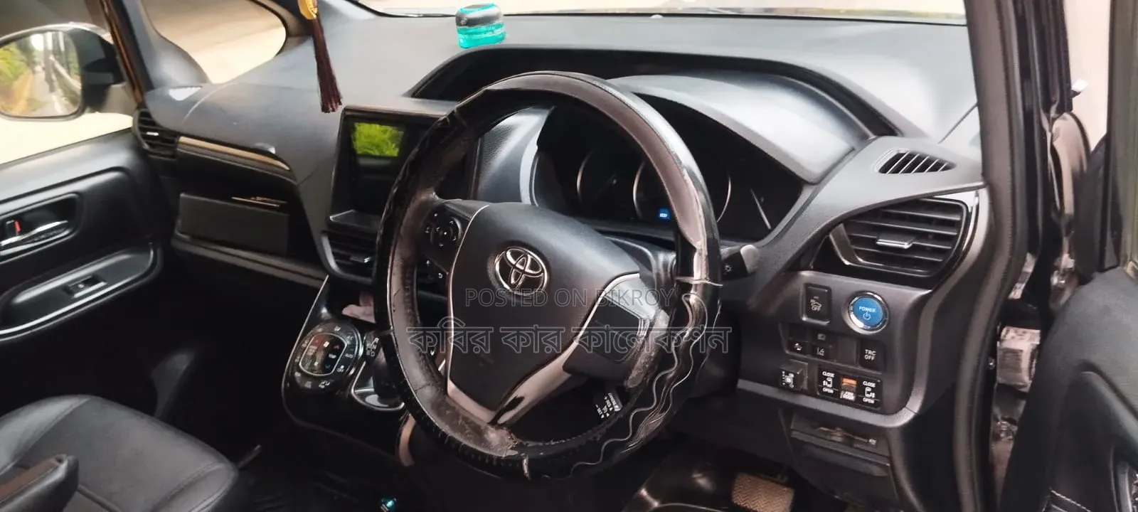 Toyota Esquire 2017 Black